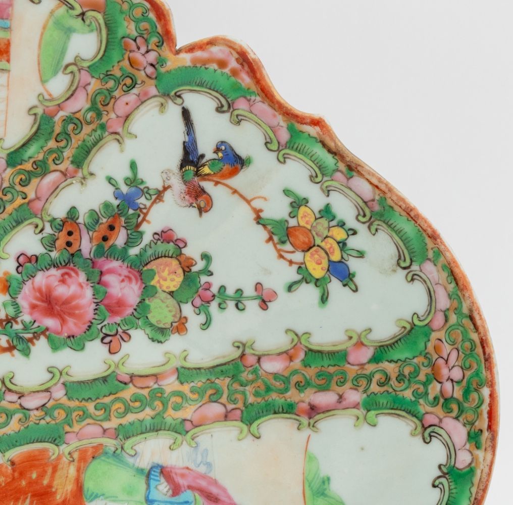 アンティーク　チャイナ　ローズメダリオン ２枚　Chinese Rose Chinese Rose Medallion Porcelain Articles, 4 – Showplace