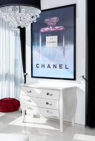 Modern White Lacquered 3-Drawer Bombe Chest