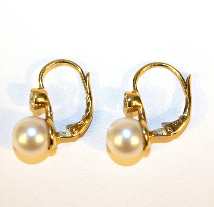 Pearl And Diamond Earrings in Gold