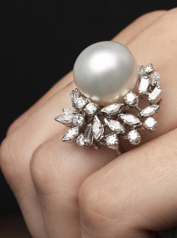 18K Gold South Sea Pearl & Diamond Ring
