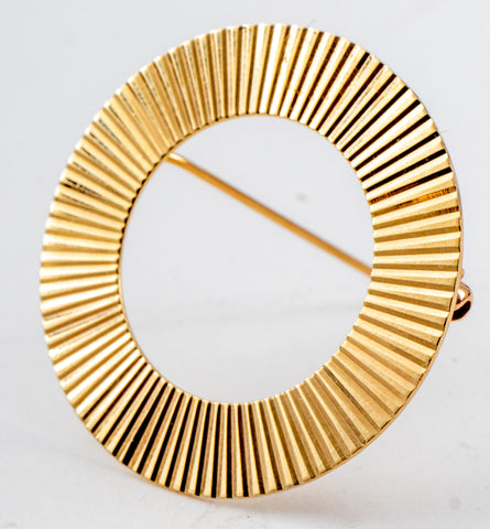 Retro 14K Yellow Gold Ribbed Circle Brooch