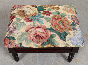 Classical Manner Footstool w. Storage (7197638492317)