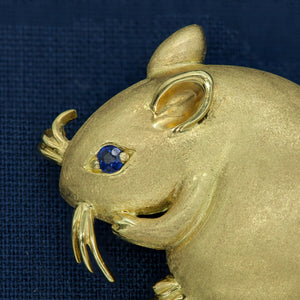 SUNA Mouse Brooch in Gold with Sapphire Face Detail (6719959433373)